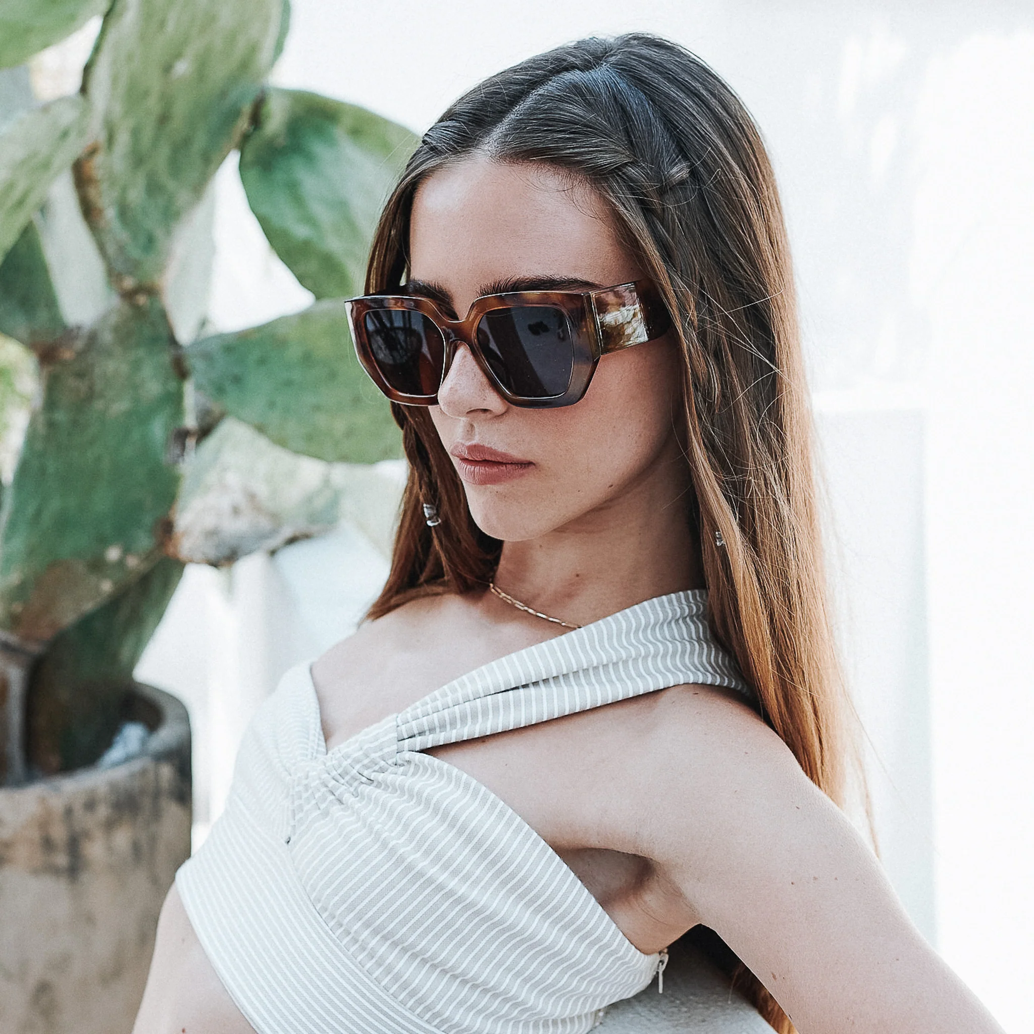 OLIVIA - Image 16